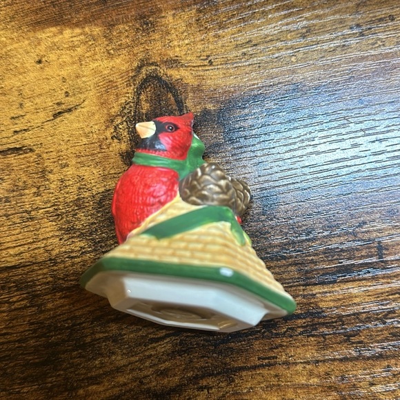 2003 Lenox Winter Greetings Everyday‎ Cardinal Stackable Salt & Pepper Shakers - Picture 8 of 8